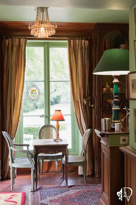 Petit salon d'une maison en location saisonnière