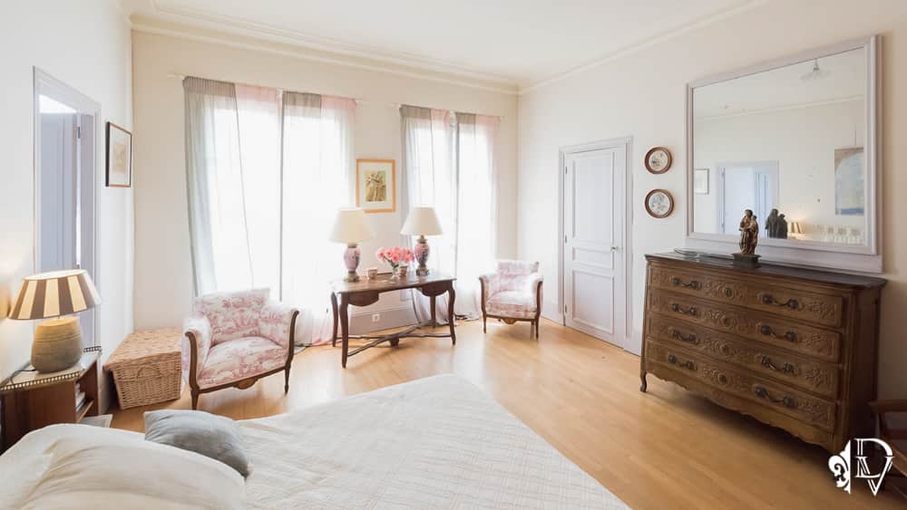 chambre d'une maison en location saisonnière - Les demoiselles à Versailles