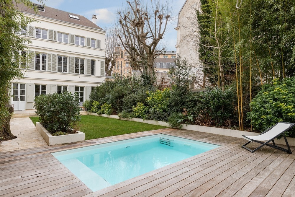 Villa avec piscine à Paris extérieur