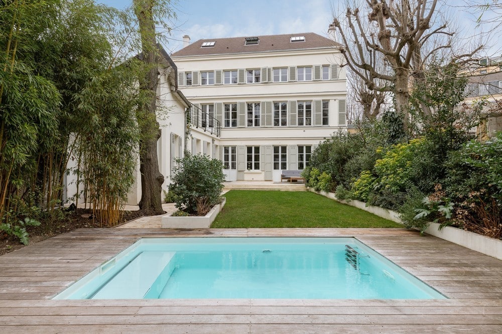 Villa avec piscine à Paris extérieur