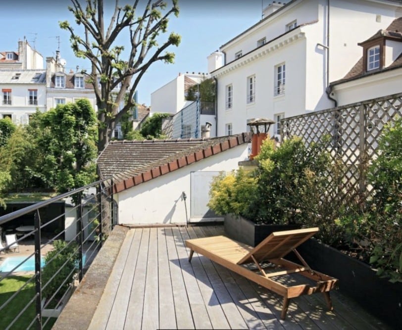 Villa avec piscine à Paris balcon