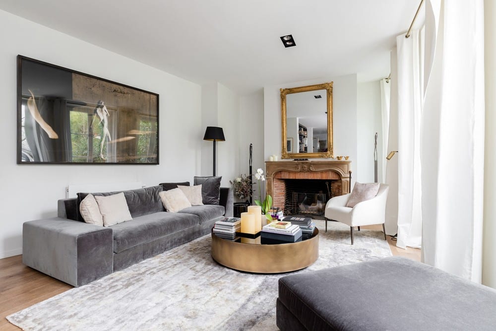 Villa avec piscine à Paris salon