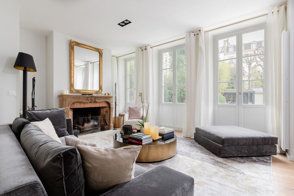 Villa avec piscine à Paris salon