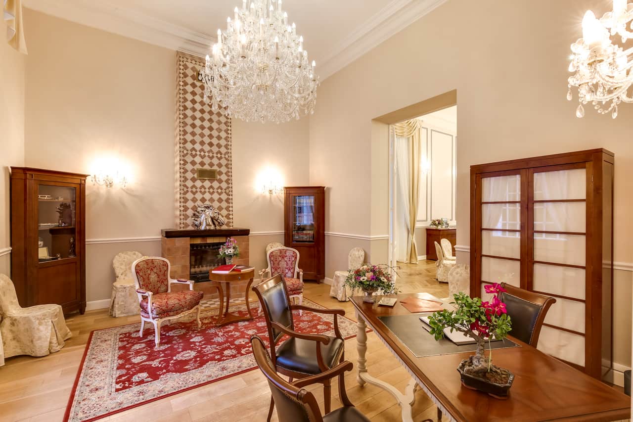 Le Manoir Parisien salon