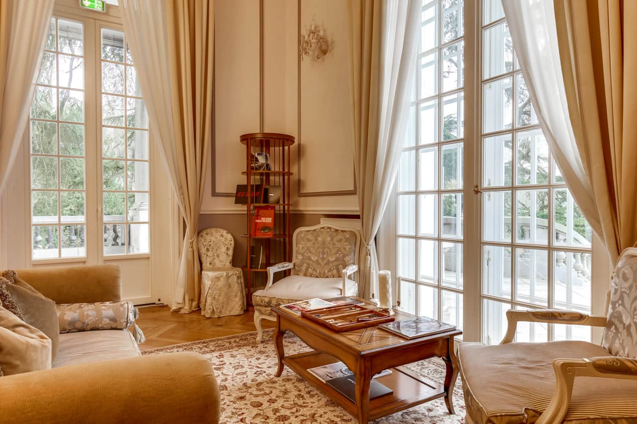 Le Manoir Parisien salon