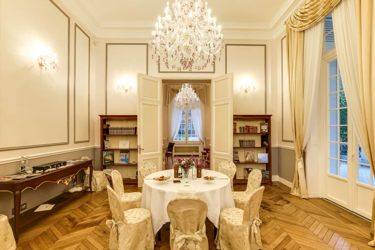 Le Manoir Parisien salle à manger