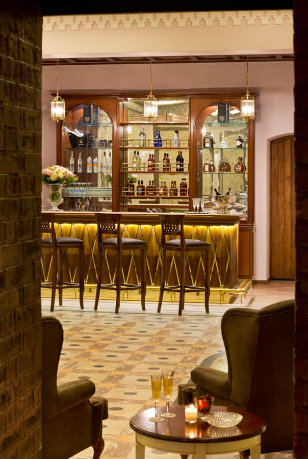 Le Manoir Parisien bar
