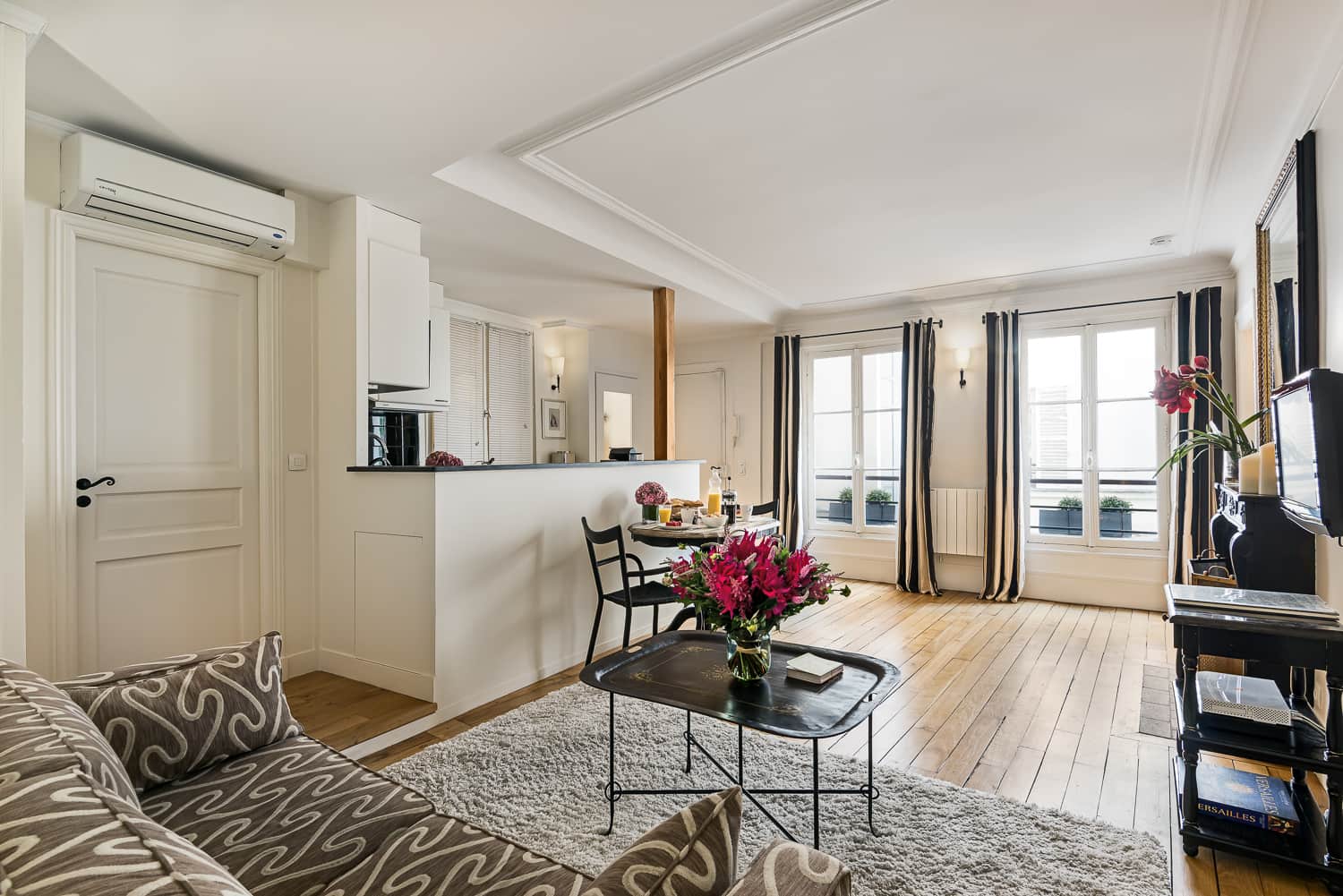Le Saint-Germain 1 bedrooms salon