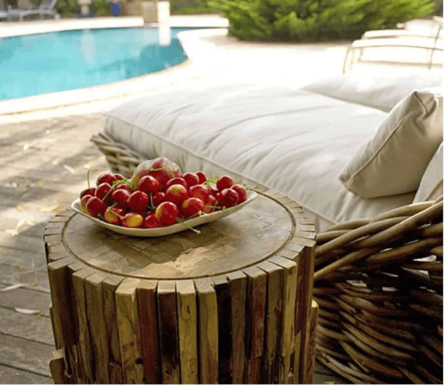 Piscine et corbeille de fruit