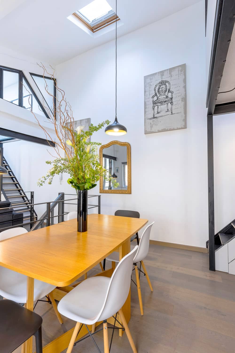 Le Loft dining room