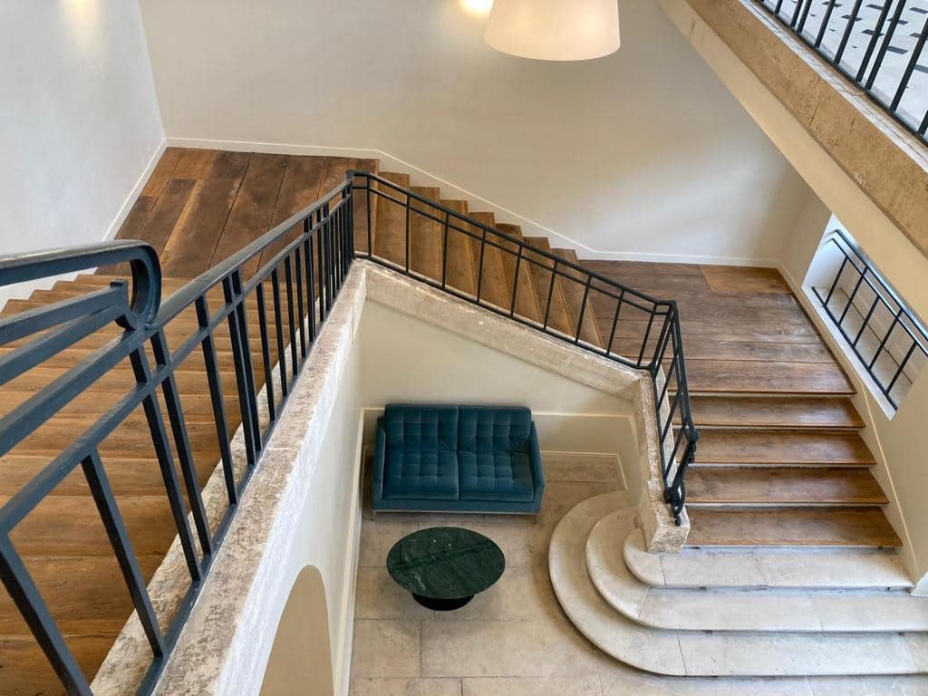 entrée d'un Logements meublés Versailles