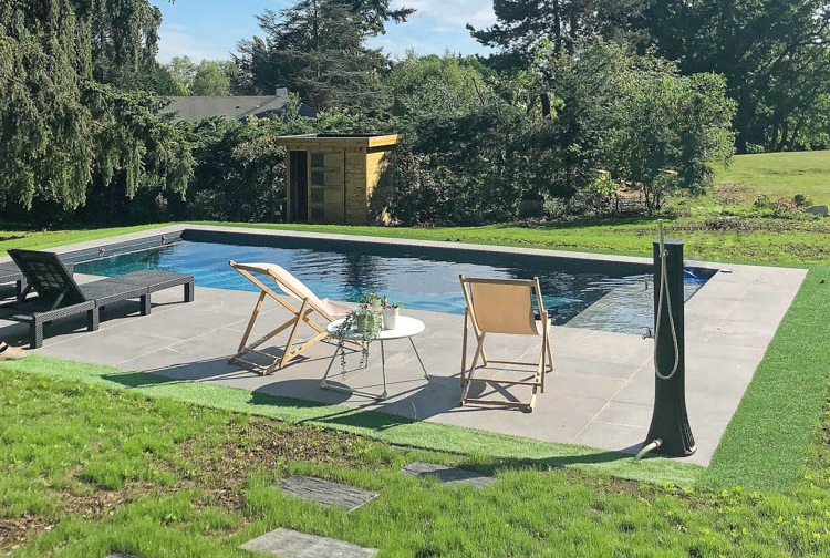 piscine de luxe dans une location à la nuit