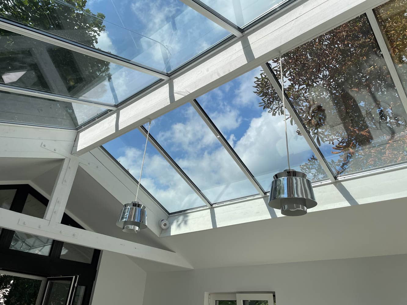 toit en verre d'une maison luxueuse en location