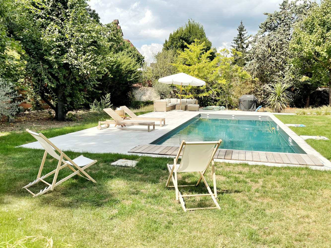 piscine avec terrasse en location pour les vacances proche paris