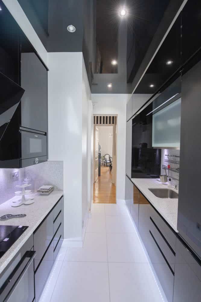 cuisine equipée d'un appartement à louer pour production audio visuelle