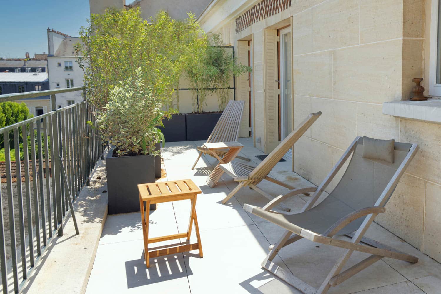 terrasse sur les toits de versailles à louer