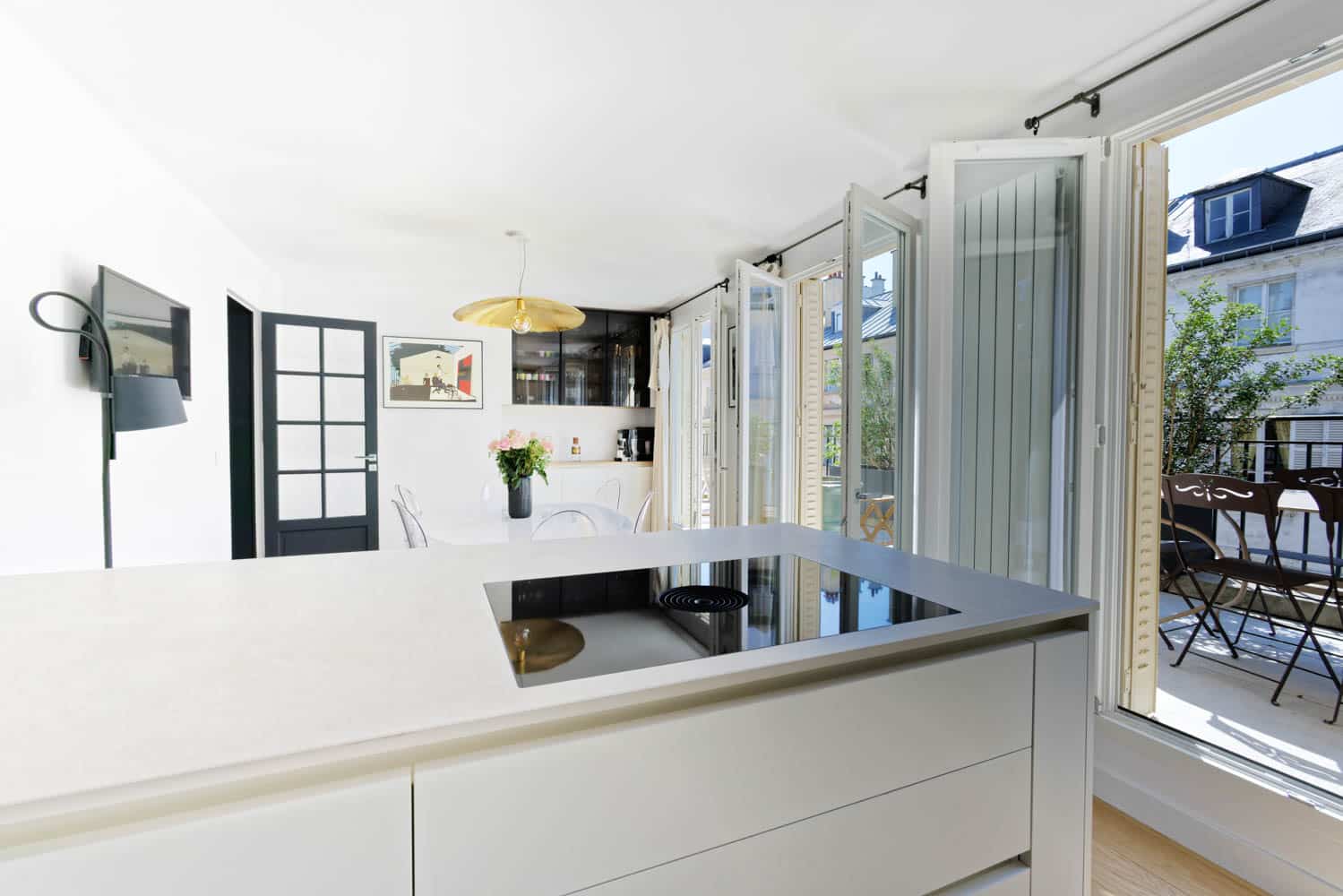 cuisine avec belle terrasse d'un appartement en location sur versailles proche paris