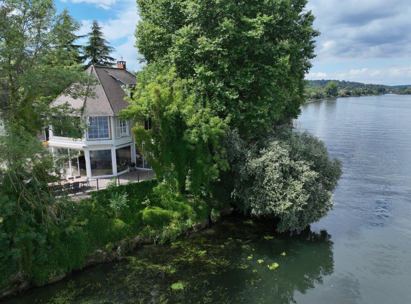 villa sur une iles privatisée en Locations meublées de qualité à Paris
