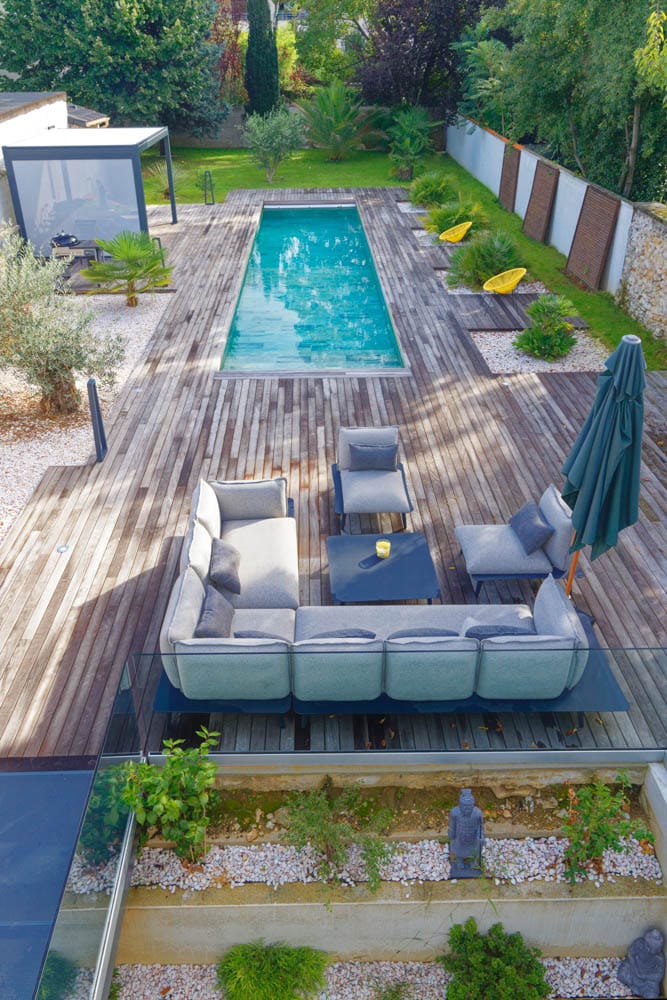 piscine avec salon extérieur en location pour tournage de film