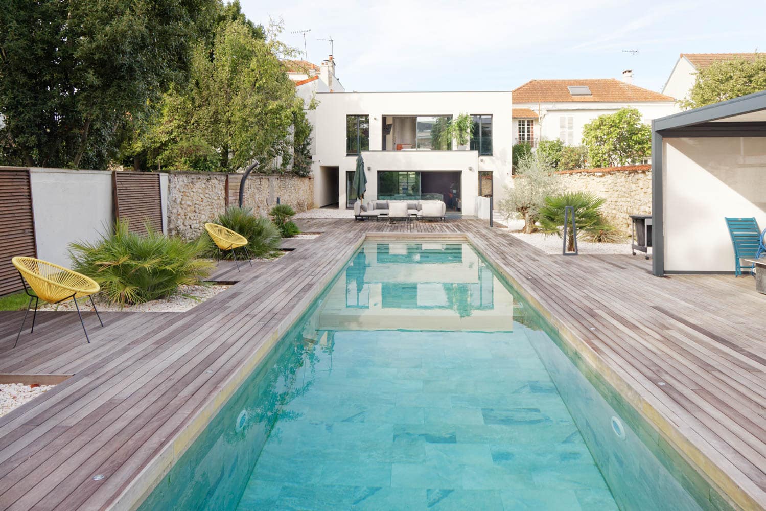 tres grande piscine En location courte durée sur versailles