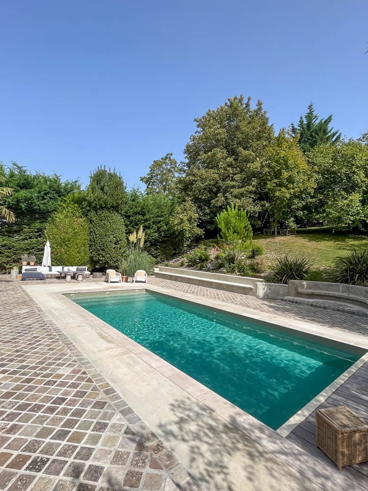 piscine avec terrasse en location pour production audio visuelle