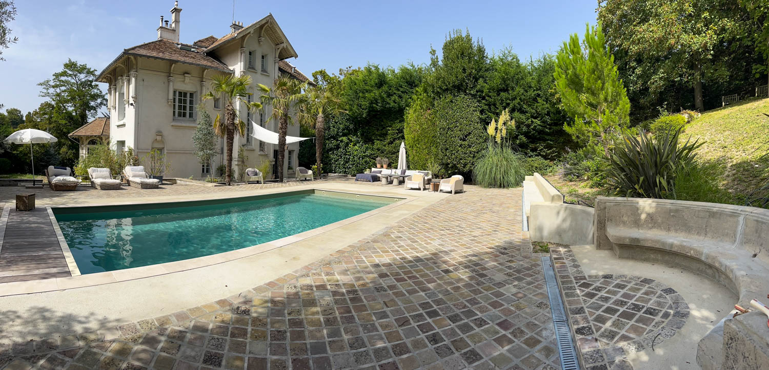 grande maison avec piscine en Conciergerie airbnb haut de gamme versailles