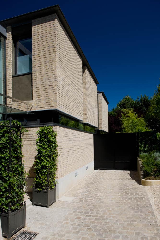 facade d'une maison d'architecte de jour en Gestion locative Versailles