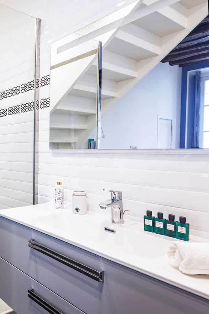 salle de bain d'une location airbnb sur versailles
