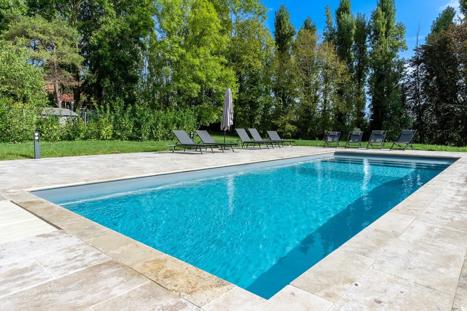 piscine d'un bien en location sur versailles