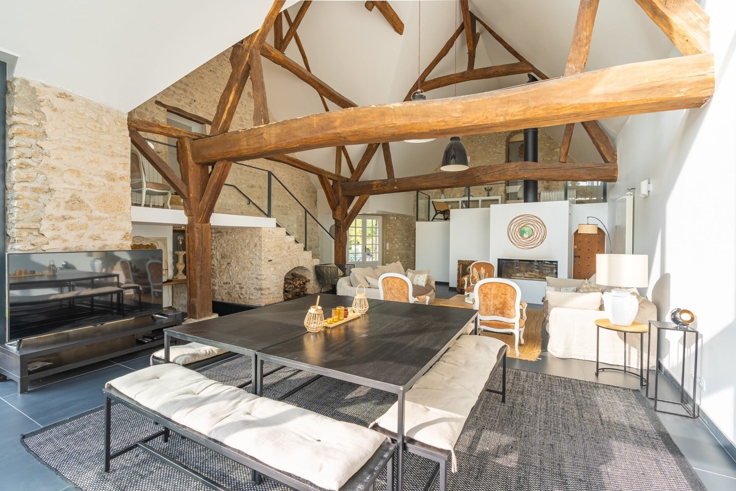 salon d'une maison haut de gamme gérer par un Services de conciergerie haut de gamme