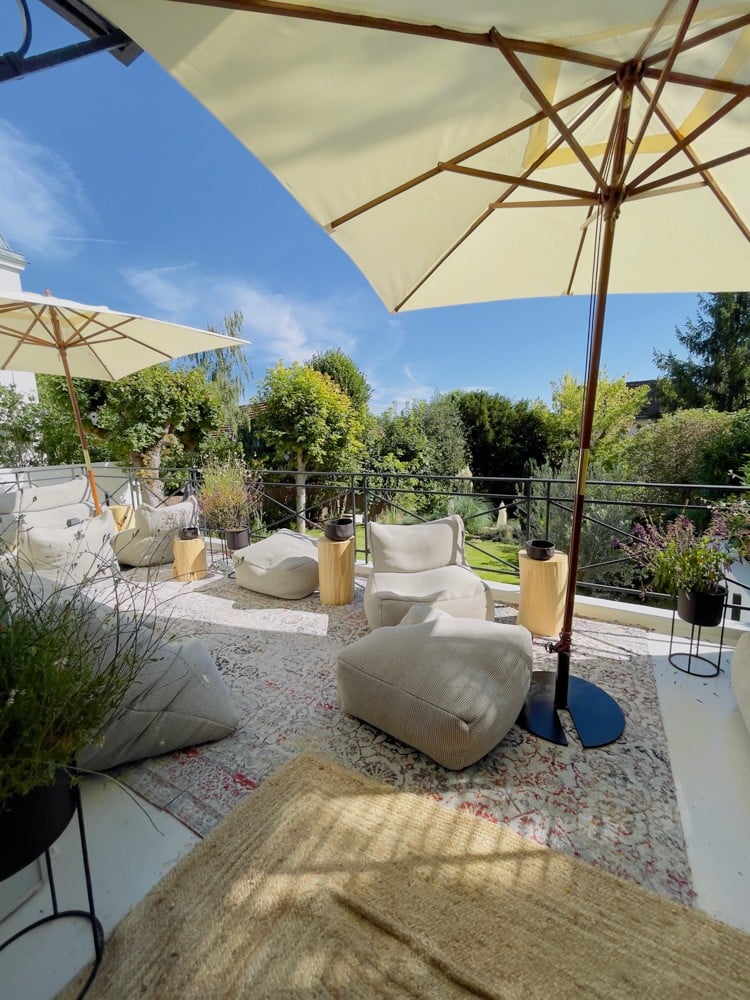 bel exterieur pour une maison en location courte durée sur versailles