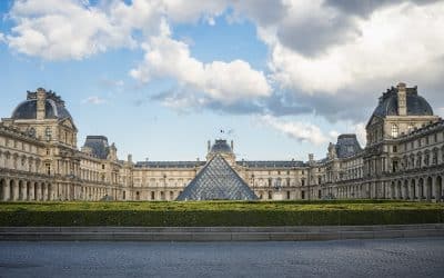 Discover the fascinating origins of the Musée du Louvre in Paris : why does this institution attract so many visitors ?