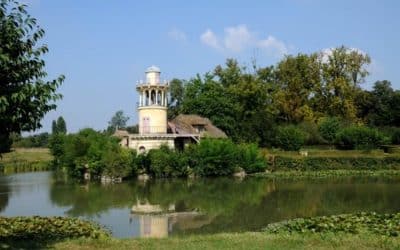 Découverte des Lieux Historiques à Versailles : Au-delà du Palais