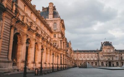 Le Louvre et la mode : une rétrospective historique au cœur de l&rsquo;artisanat créatif