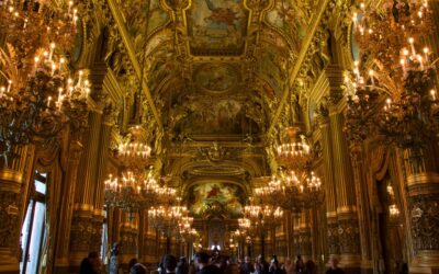 L’éclairage de luxe : lustres et appliques pour une ambiance royale